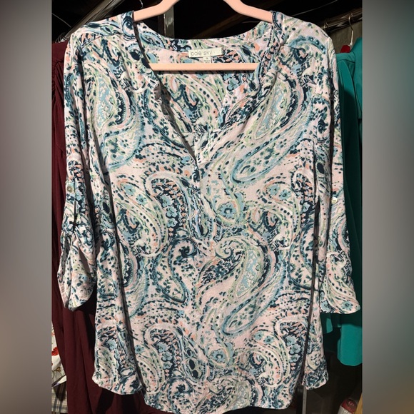 Pale Sky Tops - Coley Sky Paisley V-Neck Roll-Tab Blouse in Light Pink